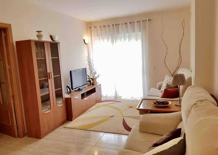 Charming 3 Bed @ Al-sakia Village